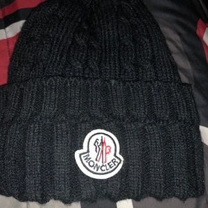 Moncler hat